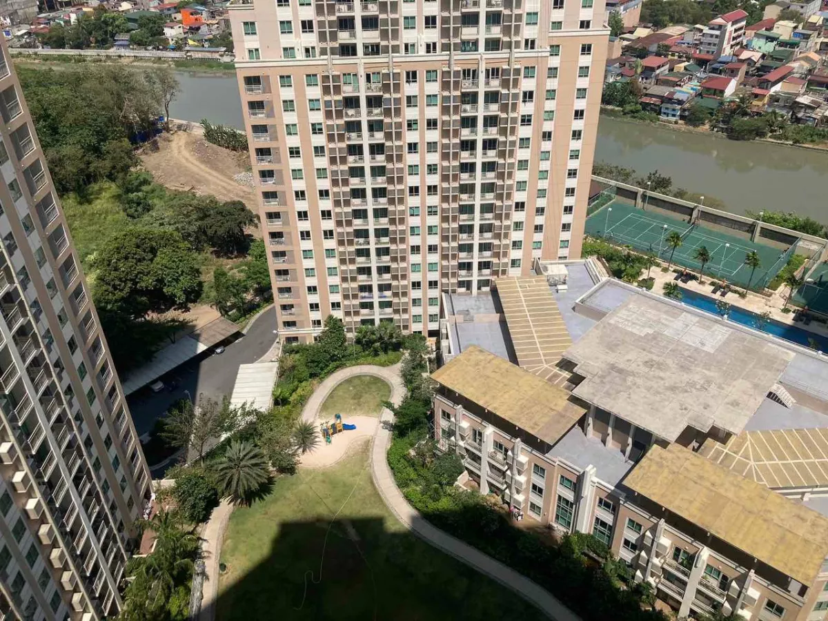 For Rent 1BR The Grove10
