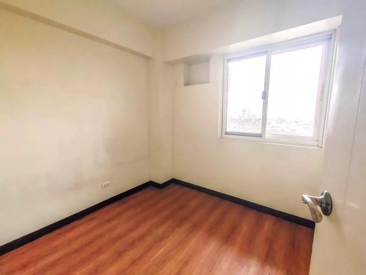 condo in quezon city for rent 2 bedroom bare unit | zinnia towers05