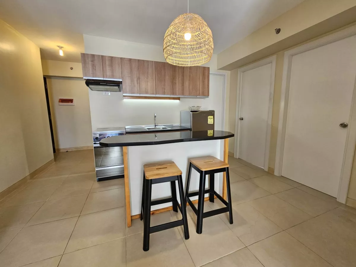 "Condominium For Rent in Cebu : 2-Bedroom Avida Tower- I.T. Park, Lahug Cebu City"04
