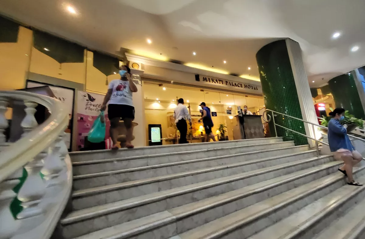 MAKATI for rent near Rockwell Century05