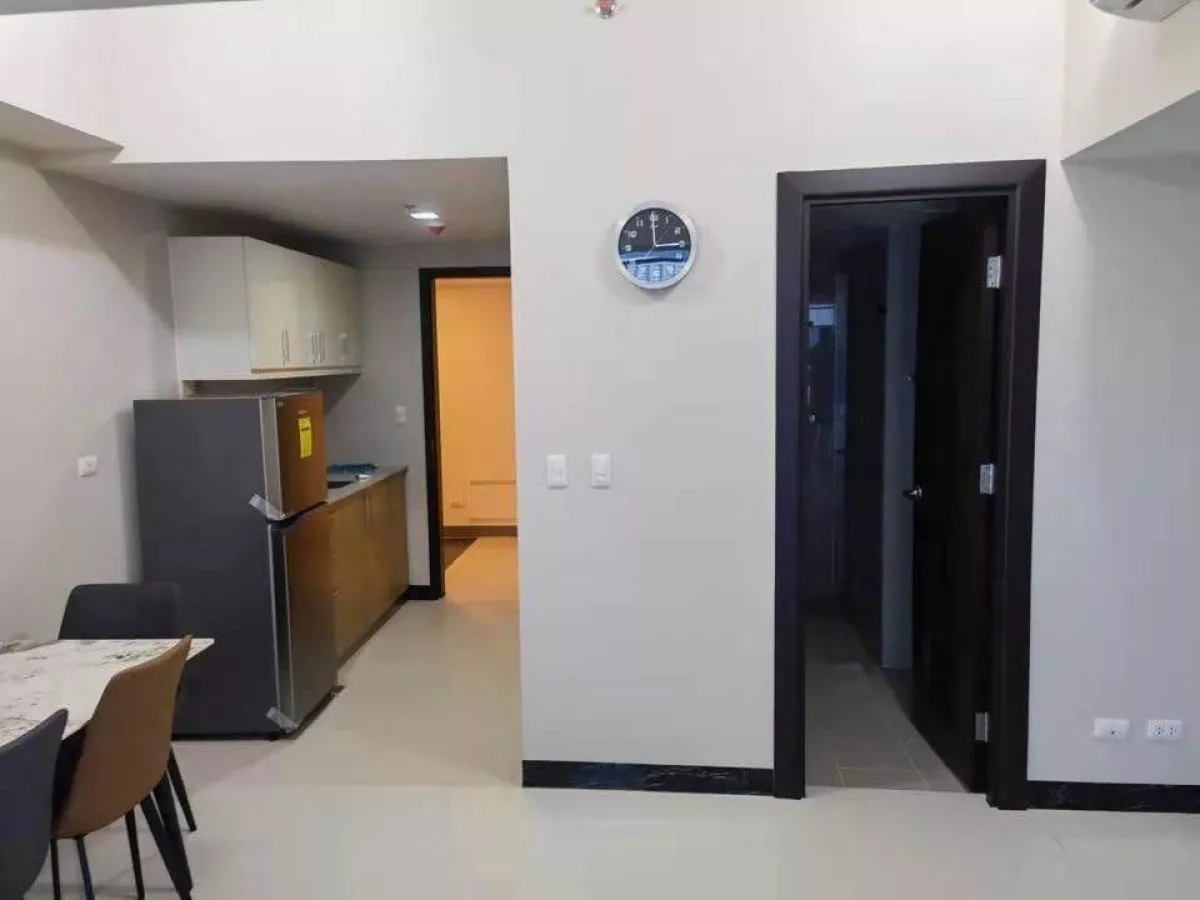 Condominium in Uptown BGC For Rent04