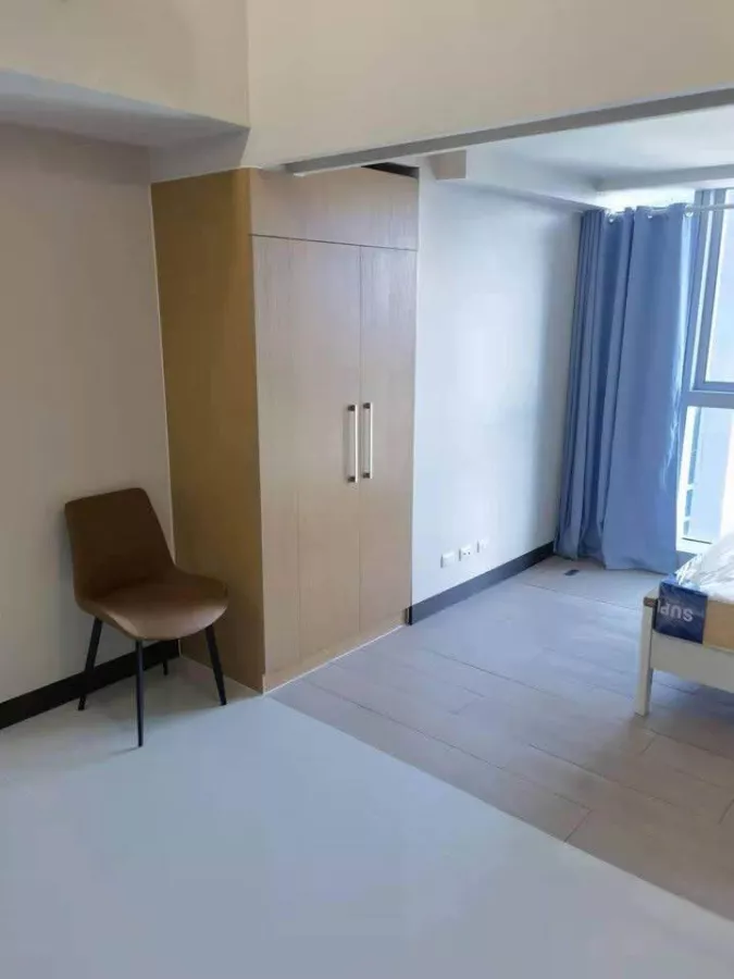 Condominium in Uptown BGC For Rent05