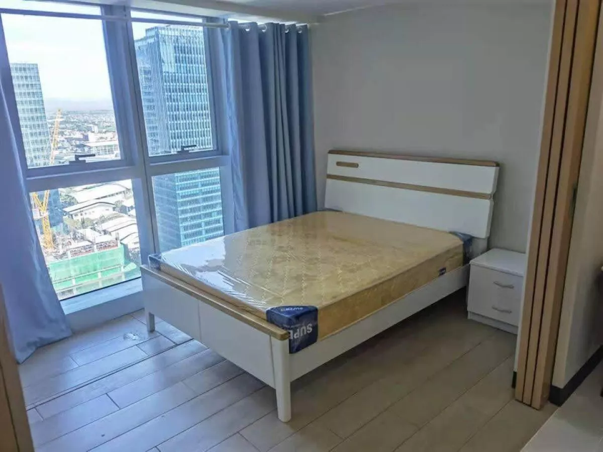 Condominium in Uptown BGC For Rent08