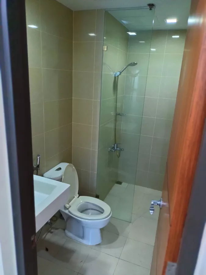 2BR CONDO FOR RENT IN BGC NEAR UPTOWN MALL AND MITSUKOSHI - ONE UPTOWN RESIDENC07