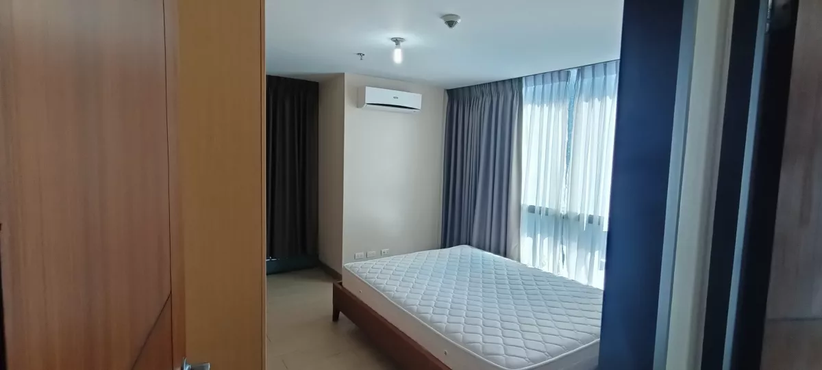 2BR CONDO FOR RENT IN BGC NEAR UPTOWN MALL AND MITSUKOSHI - ONE UPTOWN RESIDENC10