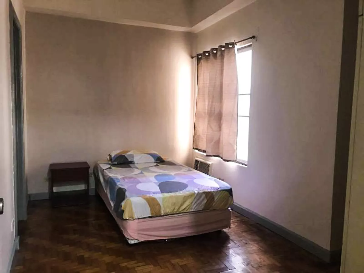 2BR Condo for Rent in Manhattan Square Salcedo Village Makati RH1795305