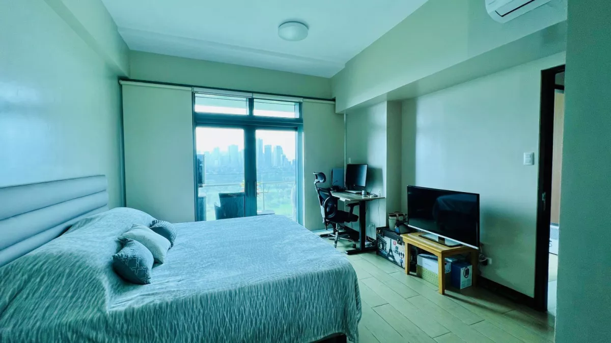"FOR RENT:  Fully Furnished 2-Bedroom in BGC, 8 Forbestown Road"03