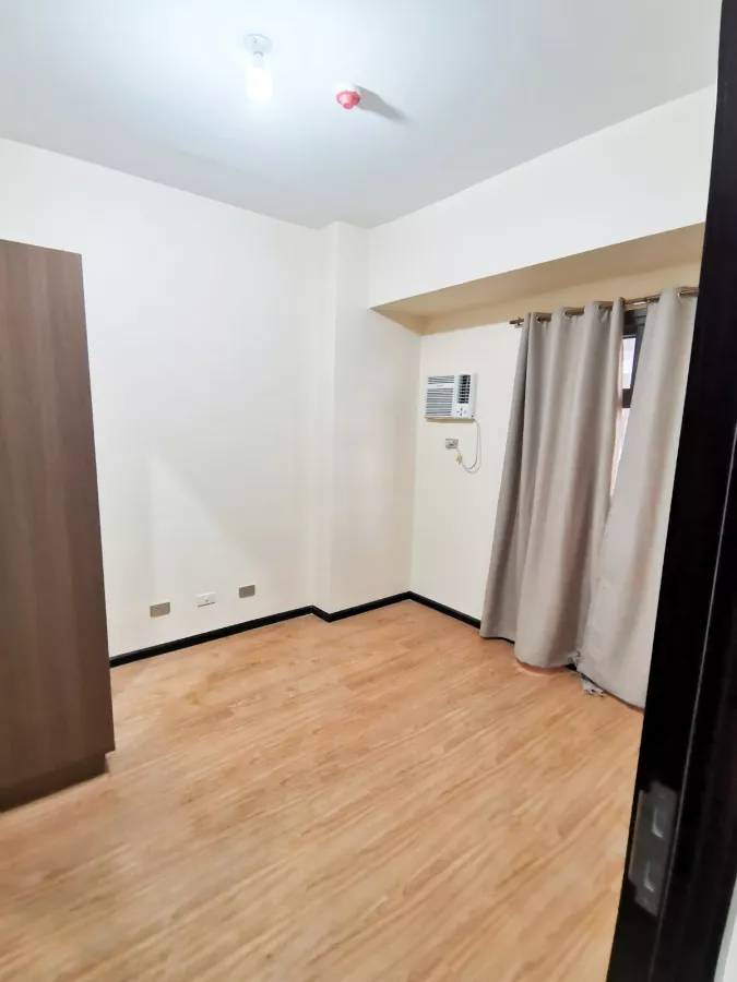 "1 Bedroom Condominium For Rent, The Radiance Manila Bay in Roxas Blvd Pasay"02