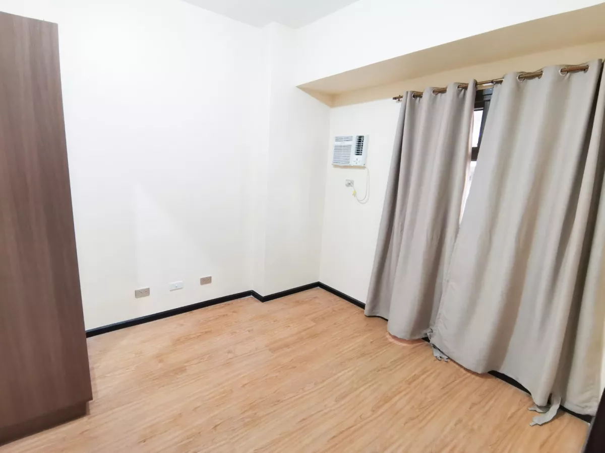 "1 Bedroom Condominium For Rent, The Radiance Manila Bay in Roxas Blvd Pasay"03