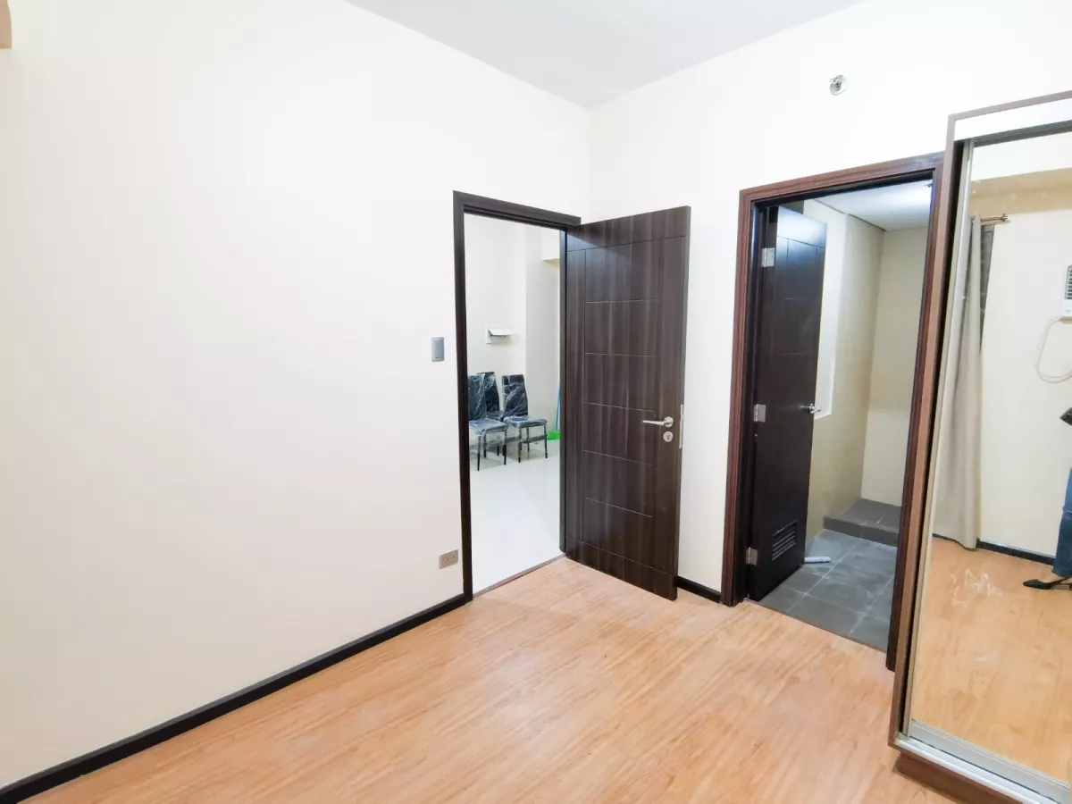 "1 Bedroom Condominium For Rent, The Radiance Manila Bay in Roxas Blvd Pasay"04