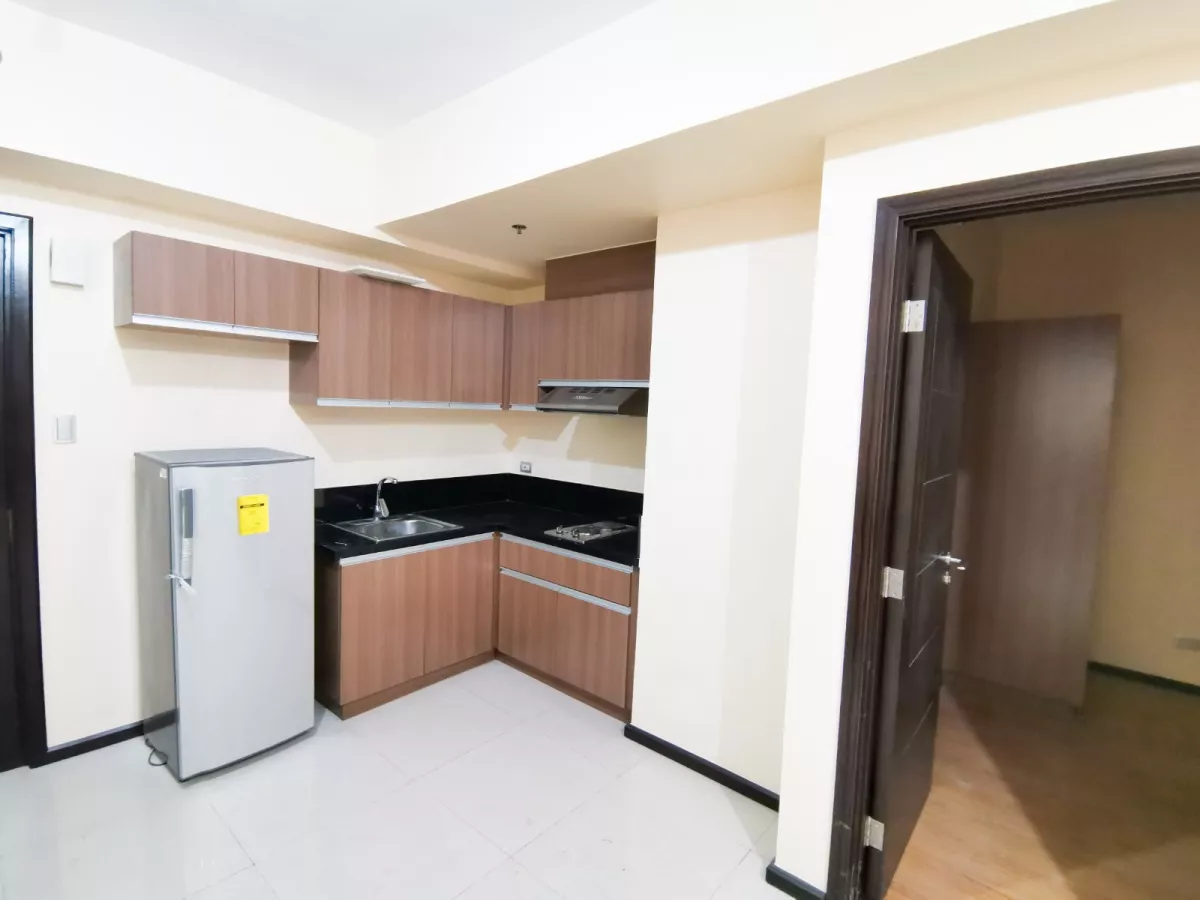 "1 Bedroom Condominium For Rent, The Radiance Manila Bay in Roxas Blvd Pasay"07