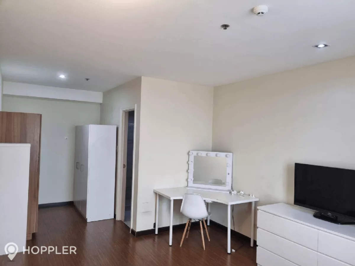 "2BR Condo for Rent in The Gramercy Residences, Poblacion, Makati - RR3221681"04