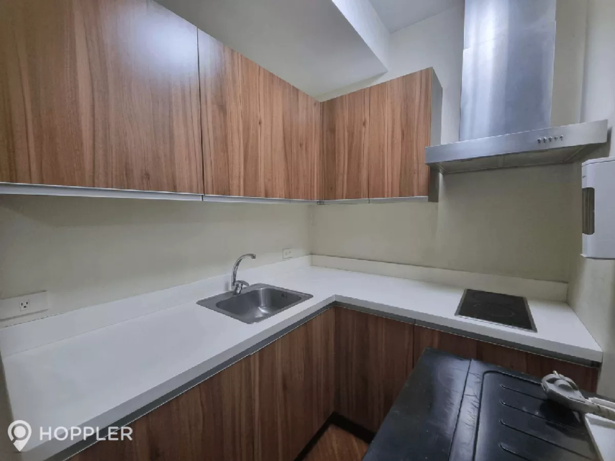 "2BR Condo for Rent in The Gramercy Residences, Poblacion, Makati - RR3221681"05