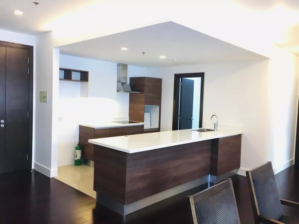 FOR LEASE: NEW Furnished 2 BR with Sunroom at Garden Towers03