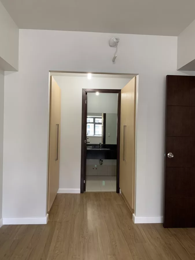 "Escala Salcedo, Makati City, 2 Bedrooms with Balcony for Rent"02