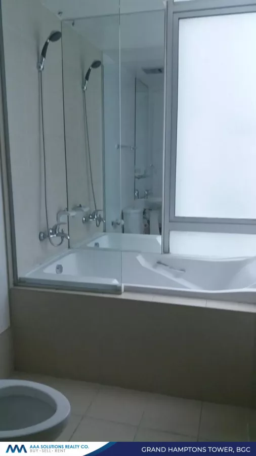 2BR Condo Unit For Rent In Grand Hamptons04