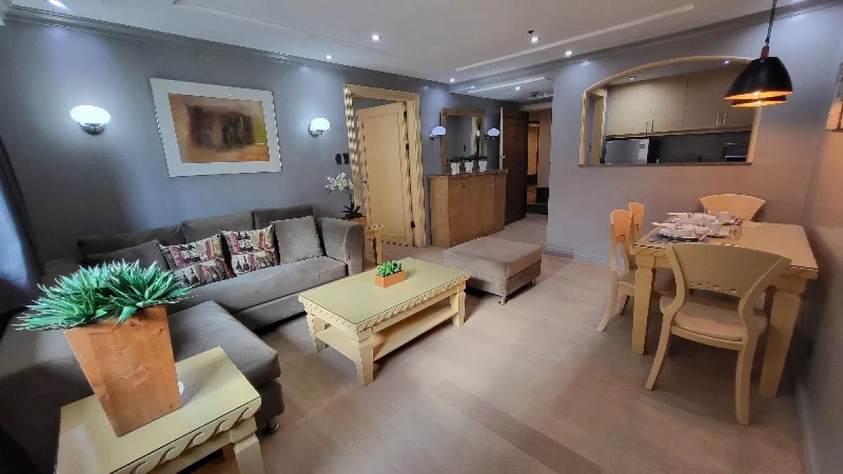 Big 1 bedroom at Makati Palace Hotel Bldg09