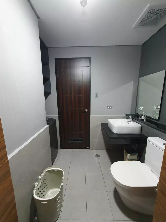 "The Fully Fursnished One Bedroom Unit for Rent in Radiance, Manila Bay Pasay"04