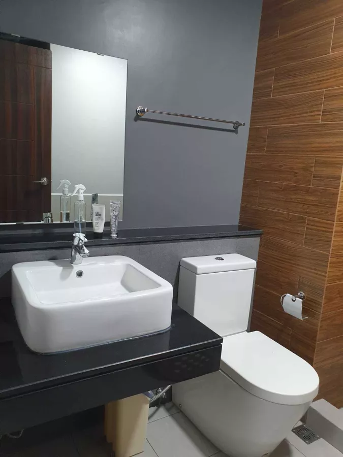 "The Fully Fursnished One Bedroom Unit for Rent in Radiance, Manila Bay Pasay"06