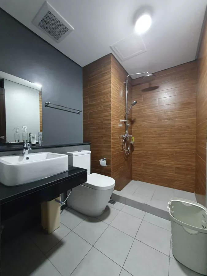 "The Fully Fursnished One Bedroom Unit for Rent in Radiance, Manila Bay Pasay"07