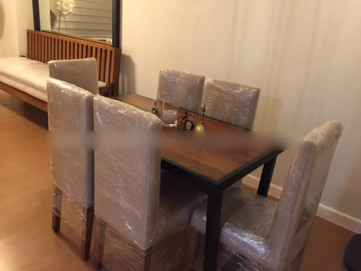 "Semi-Furnished Newly Renovated Condo Unit w/ Parking in BGC, Taguig"05