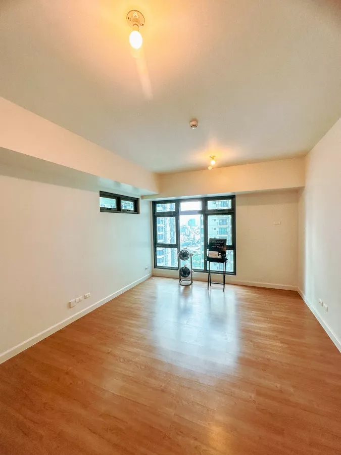 For rent: Studio Condominium unit in Makati City (Ayala Land)02