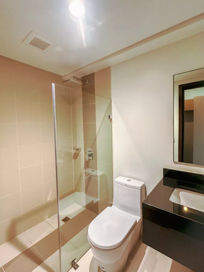 For rent: Studio Condominium unit in Makati City (Ayala Land)05