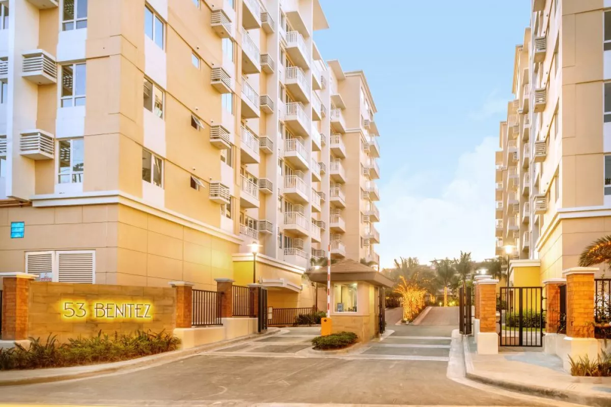 53 BENITEZ 2BR Condo Unit with Parking for Rent in New Manila Quezon City | 221909