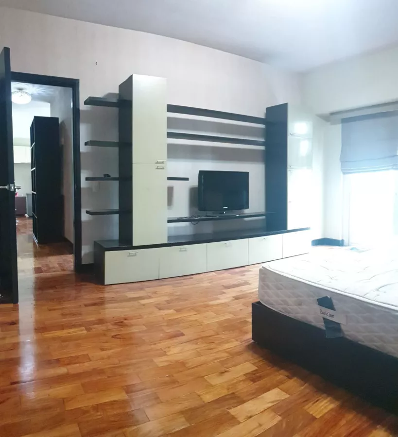 One Serendra Two Bedroom Unit For Long Term Lease in Taguig City08