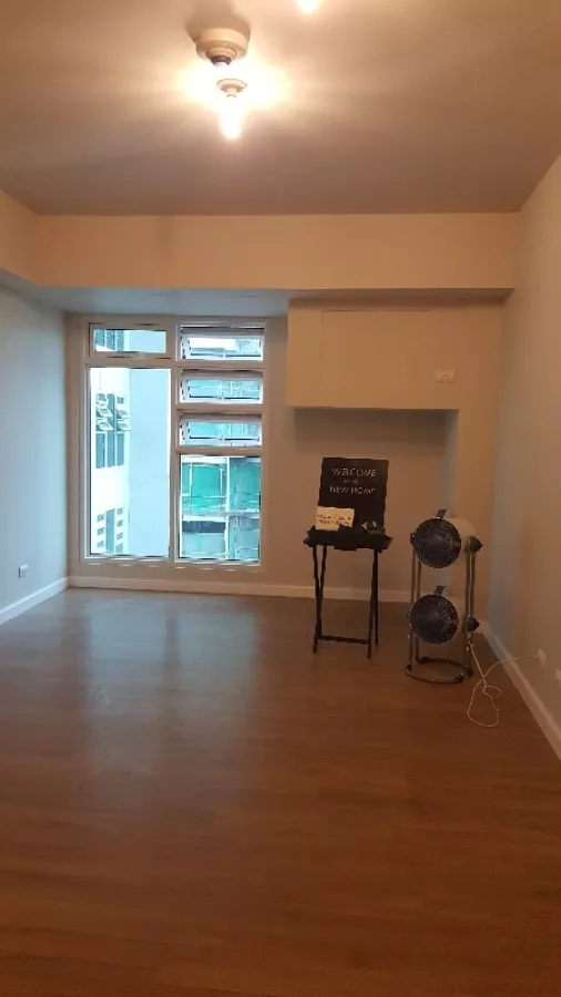 "For Lease Studio Unit at Kroma Tower, Legazpi Village, Makati City"02