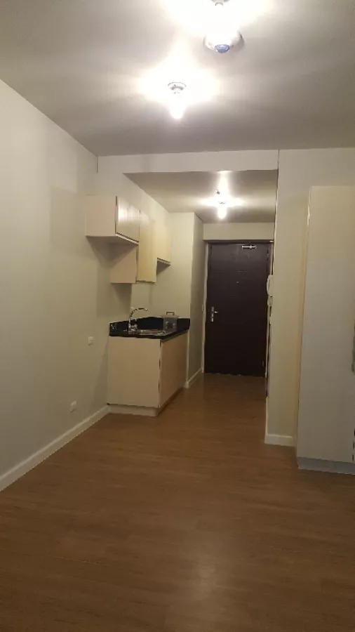 "For Lease Studio Unit at Kroma Tower, Legazpi Village, Makati City"06