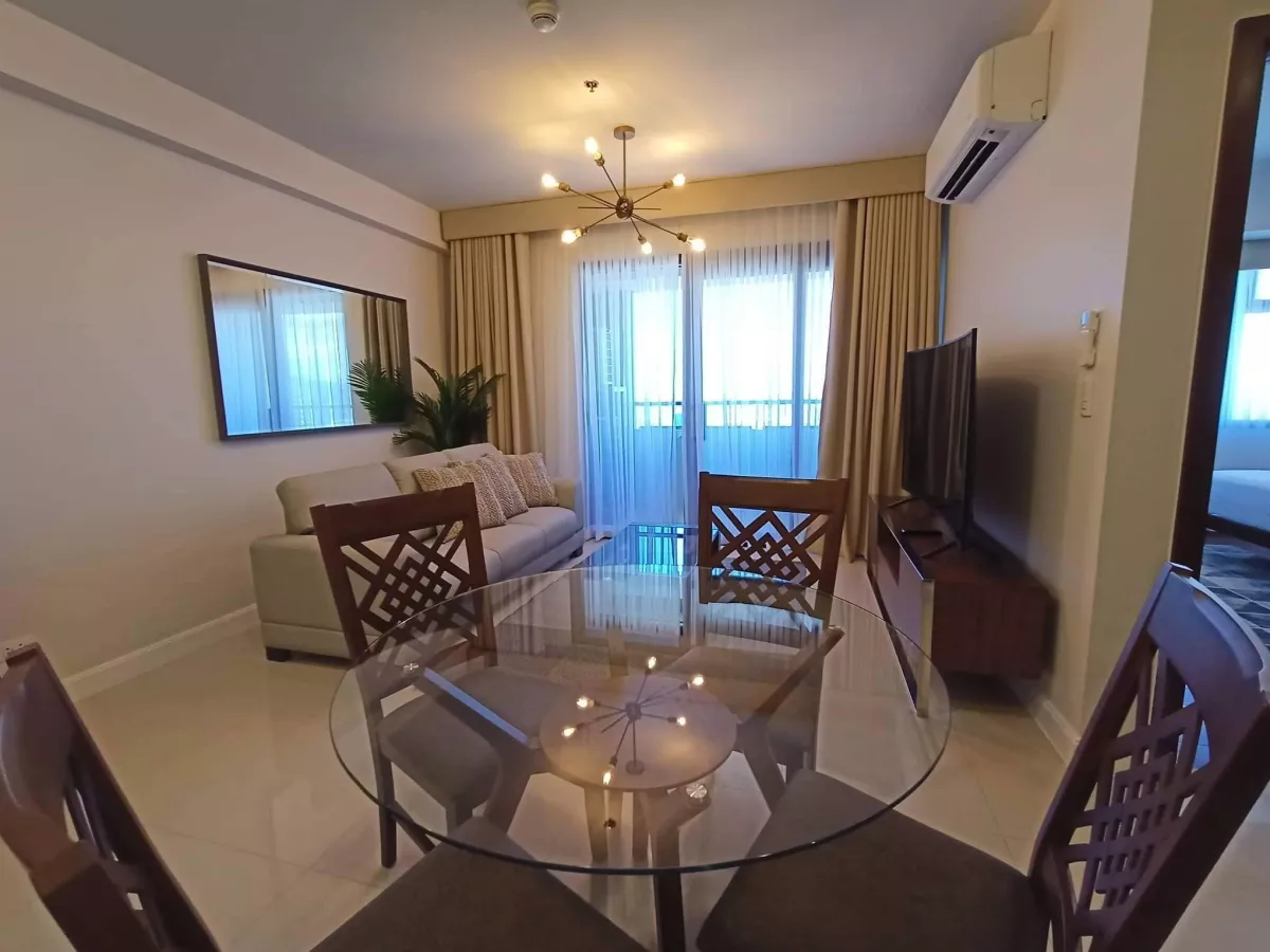 For Rent 1-Bedroom Unit w/ Bathtub & Parking Slot located in Cebu Business Park04