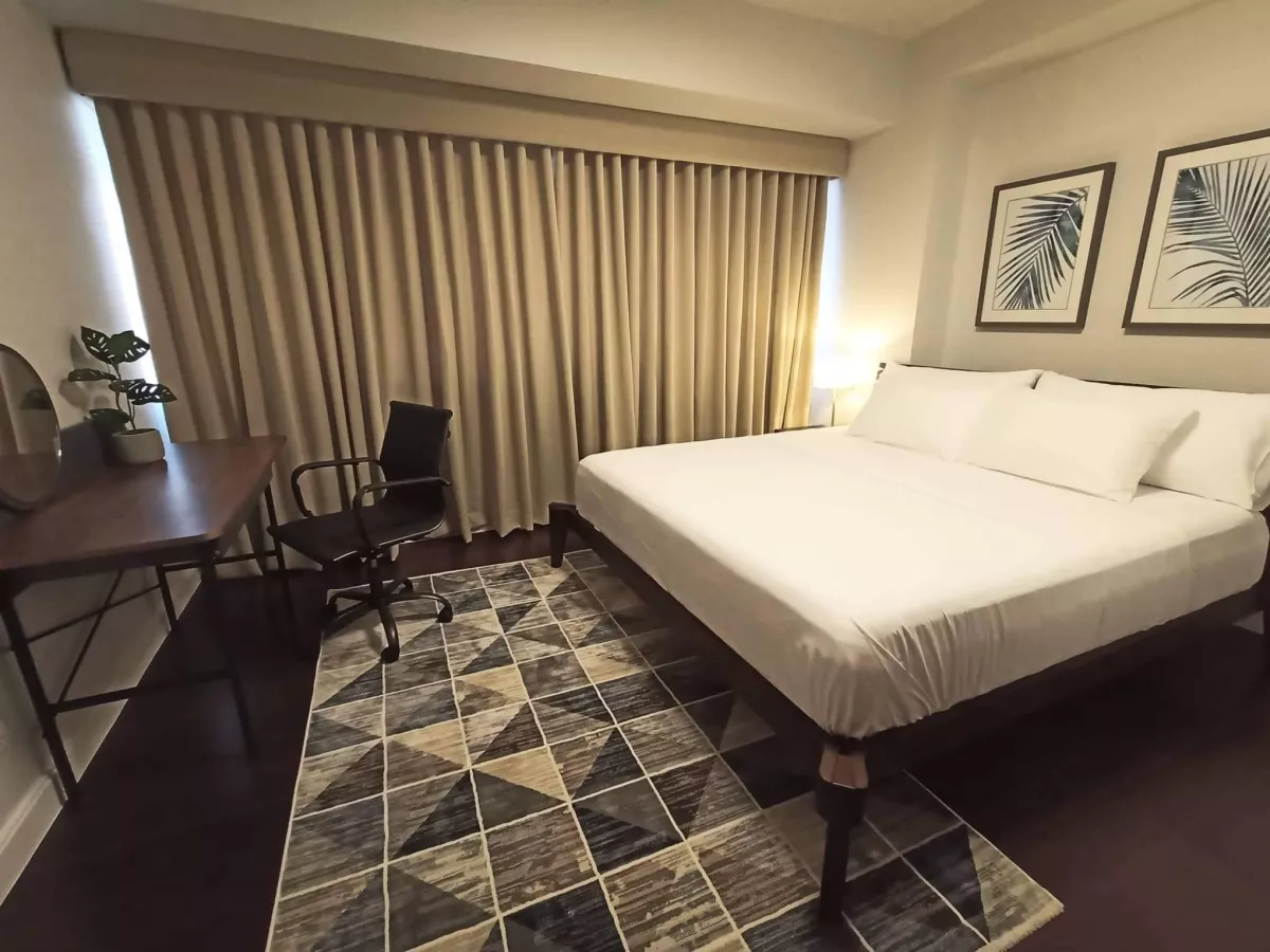 For Rent 1-Bedroom Unit w/ Bathtub & Parking Slot located in Cebu Business Park06