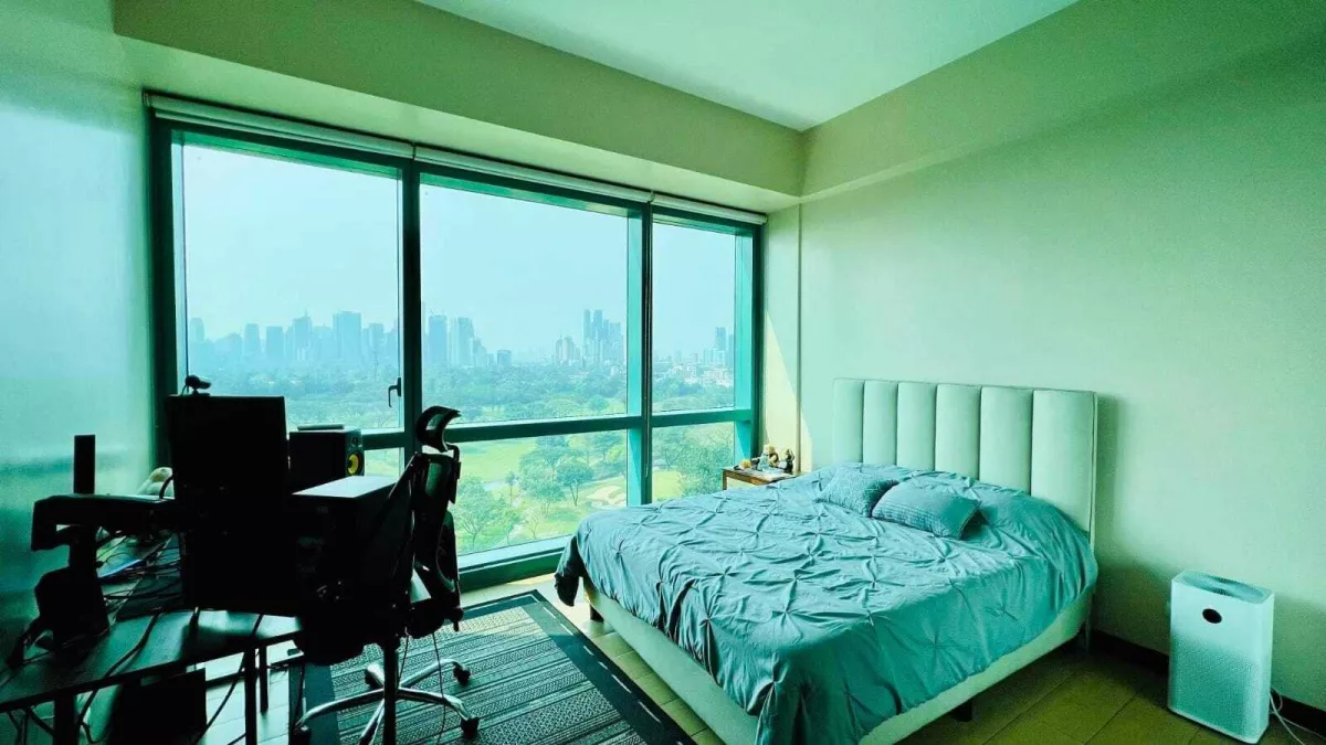 "2 Bedroom Condo for Rent at Golf View 8 Forbestown BGC, Taguig"03