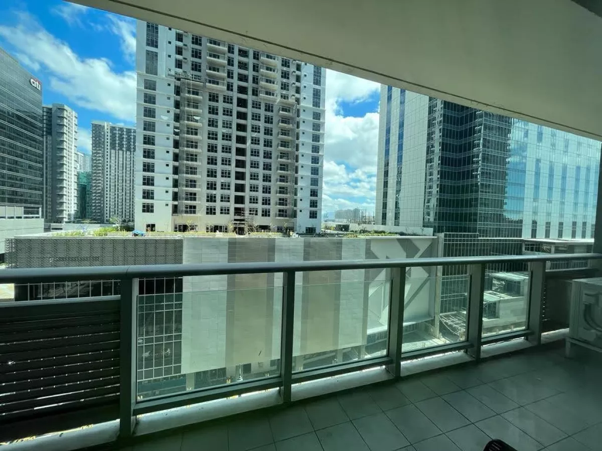 One Serendra For Rent Condo in BGC08