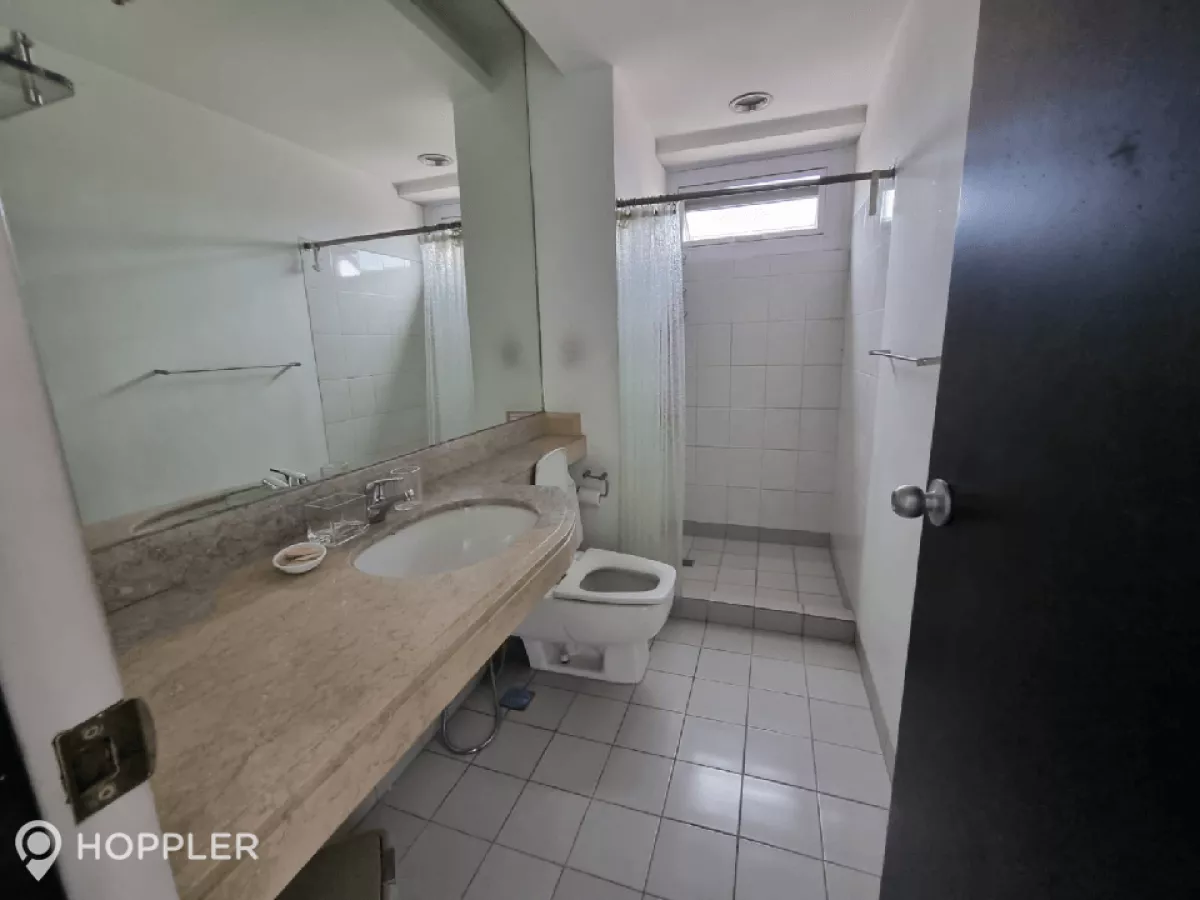 "2BR Condo for Rent in One Legazpi Park, Legazpi Village, Makati - RR3075281"02