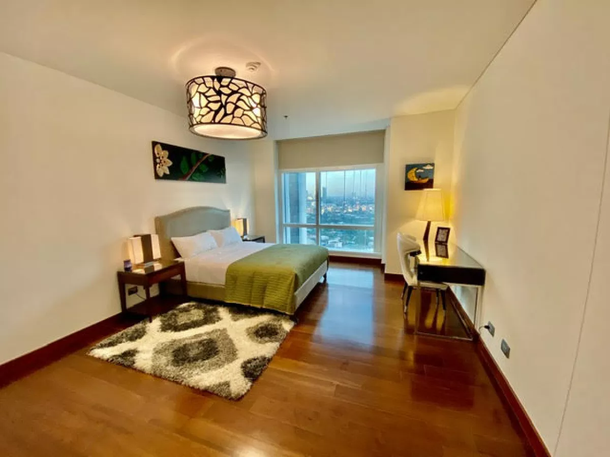 For Lease | Luxuriously Furnished 3BR Condo Unit at Two Roxas Triangle in Makati09