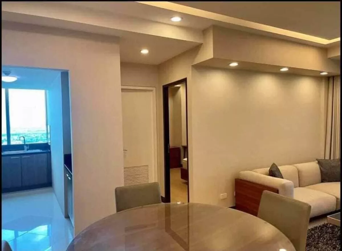 "8 Forbestown Road BGC, Taguig City 2 Bedroom Condominium for Rent"04