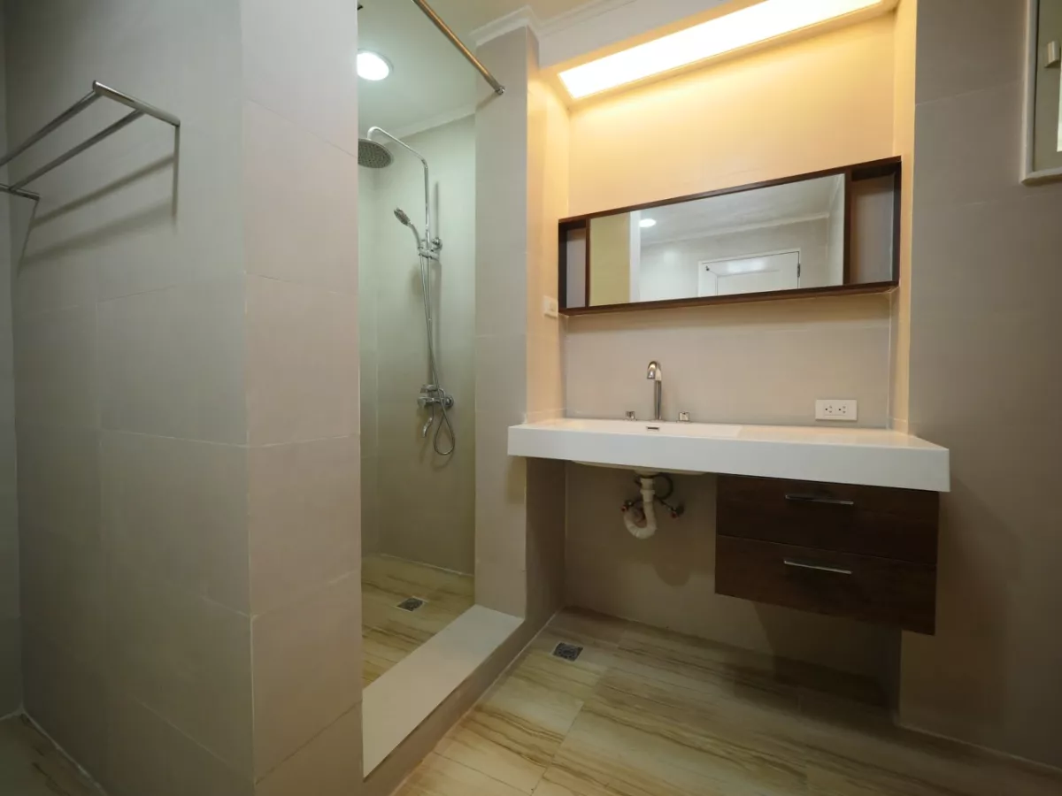 For Lease 2 Bedroom in Three Salcedo Place Makati04