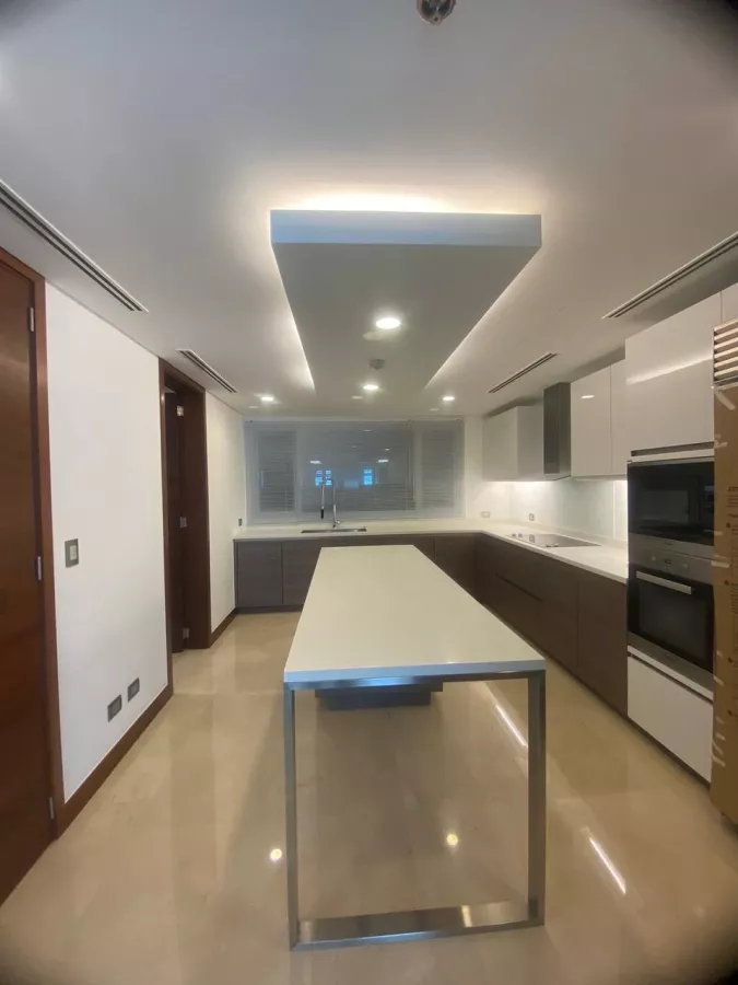 For Rent 3 bedroom Two Roxas Triangle04