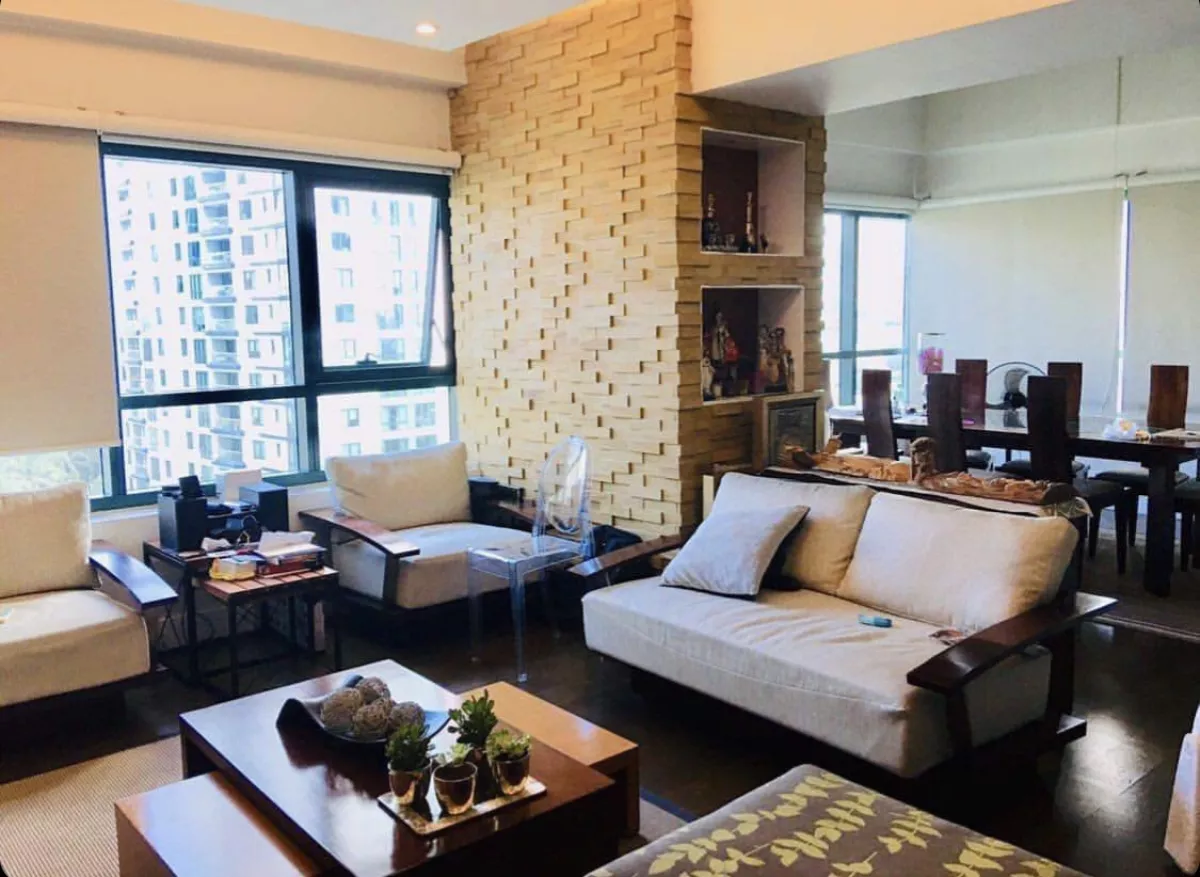 For Lease 3 Bedroom in Edades Tower and Garden Villas Rockwell Makati02