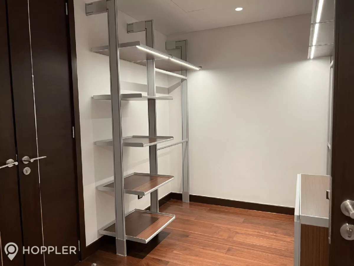 "3BR Condo for Rent in Two Roxas Triangle, Salcedo Village, Makati - RR2730981"10