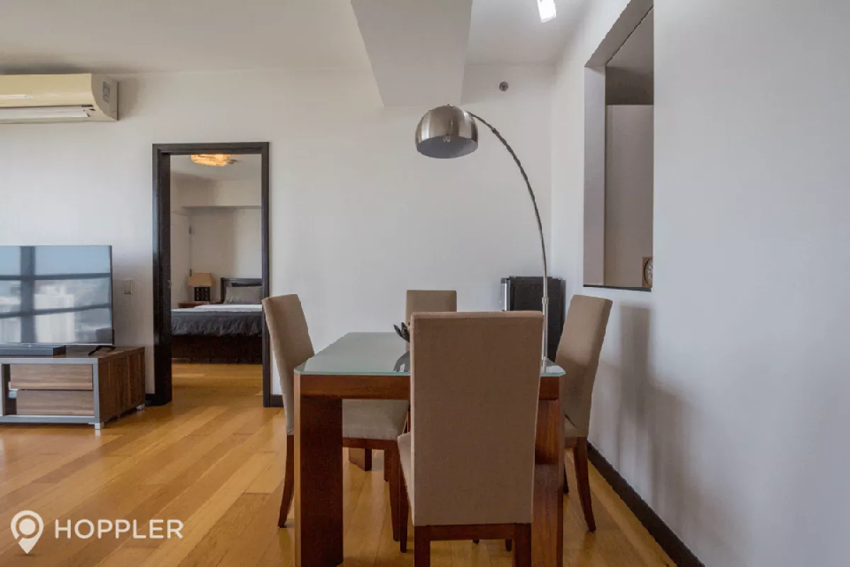 "1BR Condo for Rent in The Residences at Greenbelt, Makati - RR3144381"10