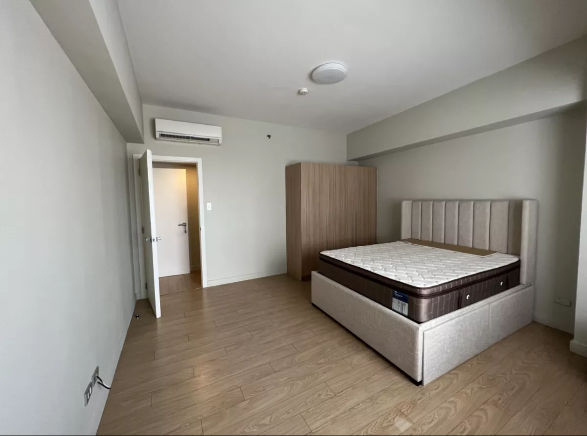"For Rent 1 Bedroom Unit One Shangri-la - South Tower, Mandaluyong City"04