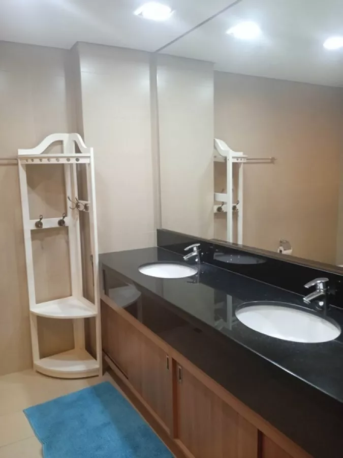 "3 Bedroom, Ayala Park Terraces in San Lorenzo, Makati City"05