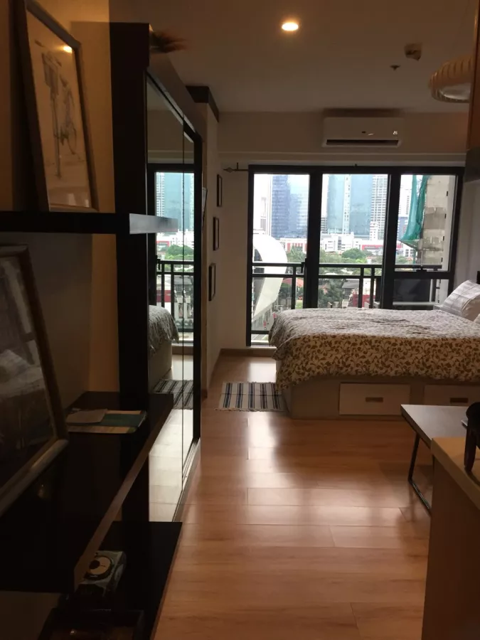 Fully Furnished Studio Unit in Century City Makati near Rockwell06