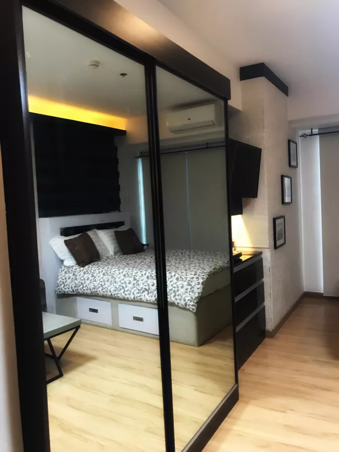 Fully Furnished Studio Unit in Century City Makati near Rockwell08