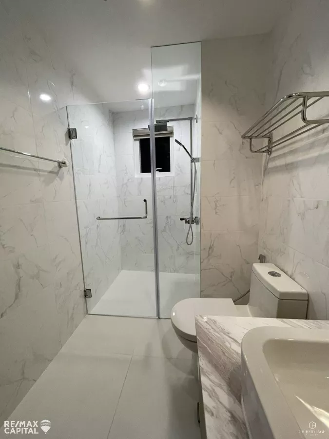 "Fully furnished Corner unit for lease in The Royalton at Capitol Commons, Pasig"10
