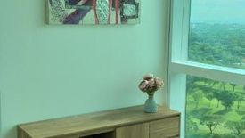 Fully Furnished 2 Bedroom Unit in 8 Forbes Town Road BGC Taguig City02