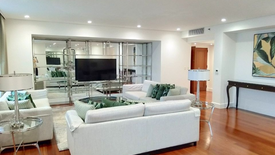 "Fully Furnished Three Bedroom Unit for Lease in One Roxas Triangle, Makati City."02